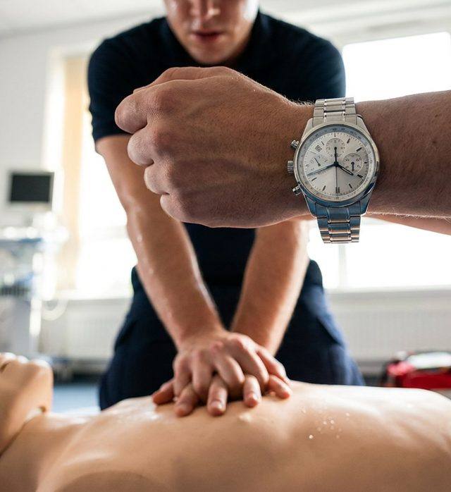 How Long Does It Take to Perform CPR on Average? - CPR training article